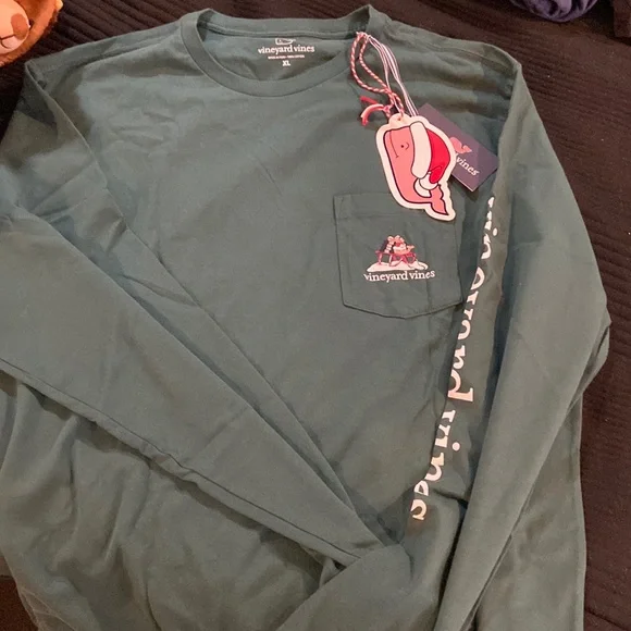 Vineyard vines holiday special shirt - Picture 1 of 4